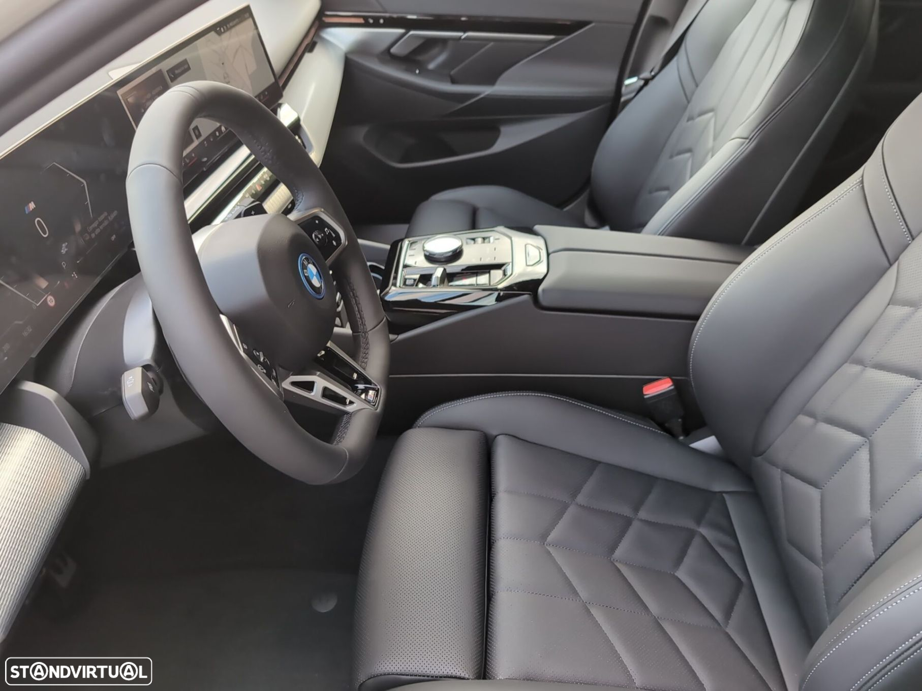 BMW 530 e Pack Desportivo M - 11