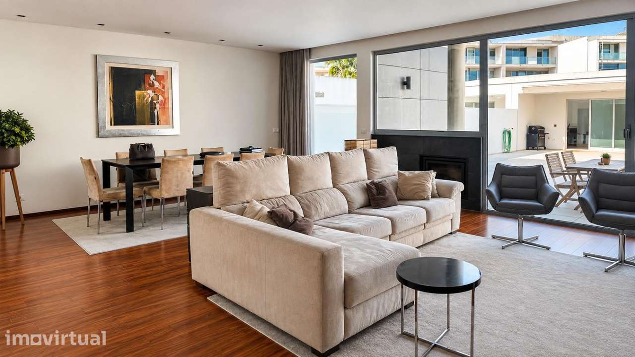 Moradia Geminada T3 com Suite, Jardim de Inverno, Garagem Fechada... - Grande imagem: 3/43