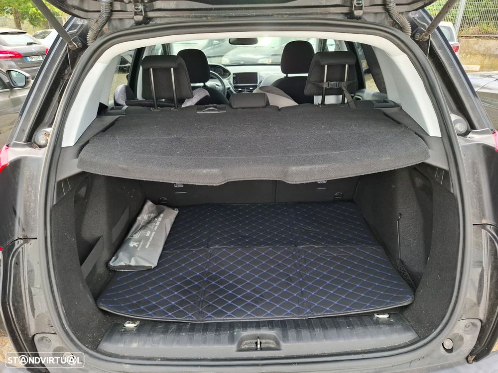 Peugeot 2008 1.2 PureTech Style - 8