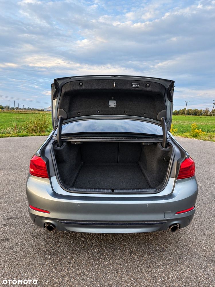 BMW Seria 5 530i GPF xDrive Sport Line sport - 14