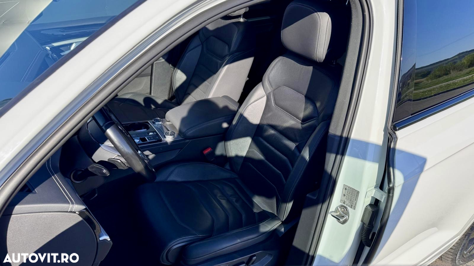 Volkswagen Touareg V6 TDI R-Style - 11