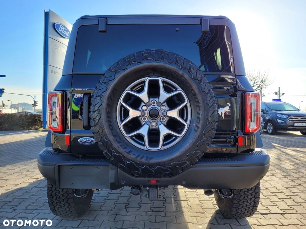 Ford Bronco - 8