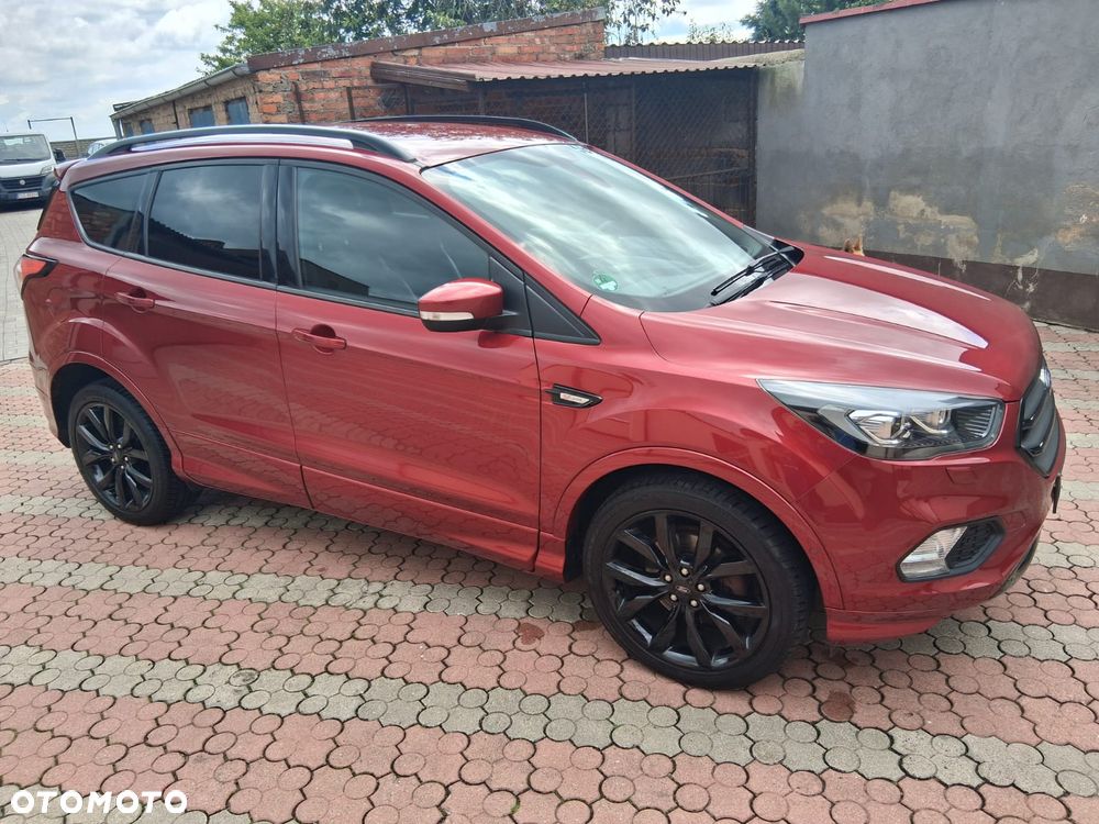 Ford Kuga 1.5 EcoBoost 2x4 ST-Line - 1