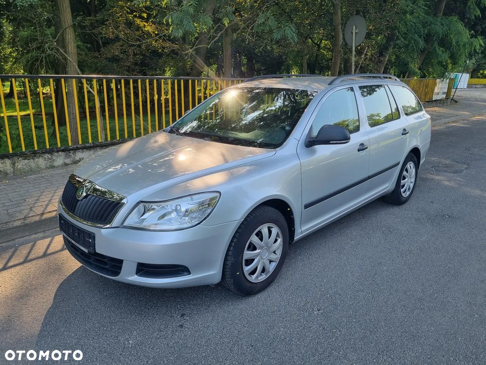 Skoda Octavia 1.6 Combi Classic - 8