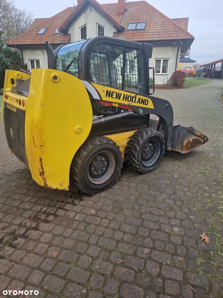 New Holland L216 - 2