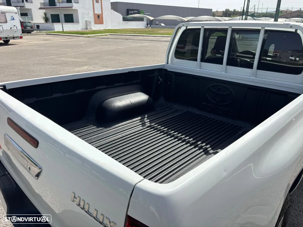 Toyota 2.4 D-4D 4WD 150cv - JLL - AC - CÂMERA - 4 LUGARES !!!! - 10