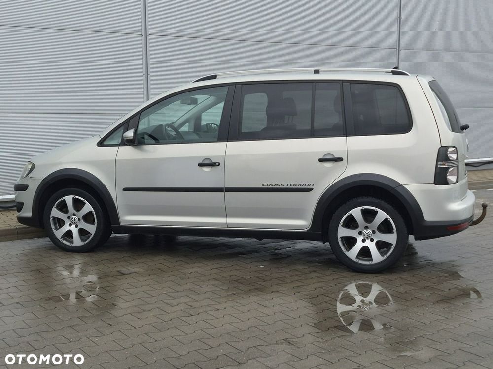 Volkswagen Touran - 15