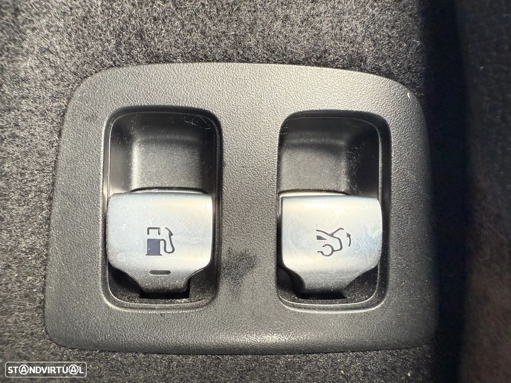 Mercedes-Benz E 300 Standard - 16