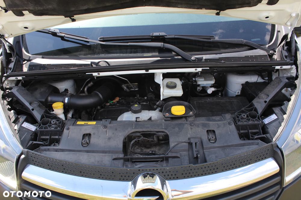 Opel Vivaro - 24