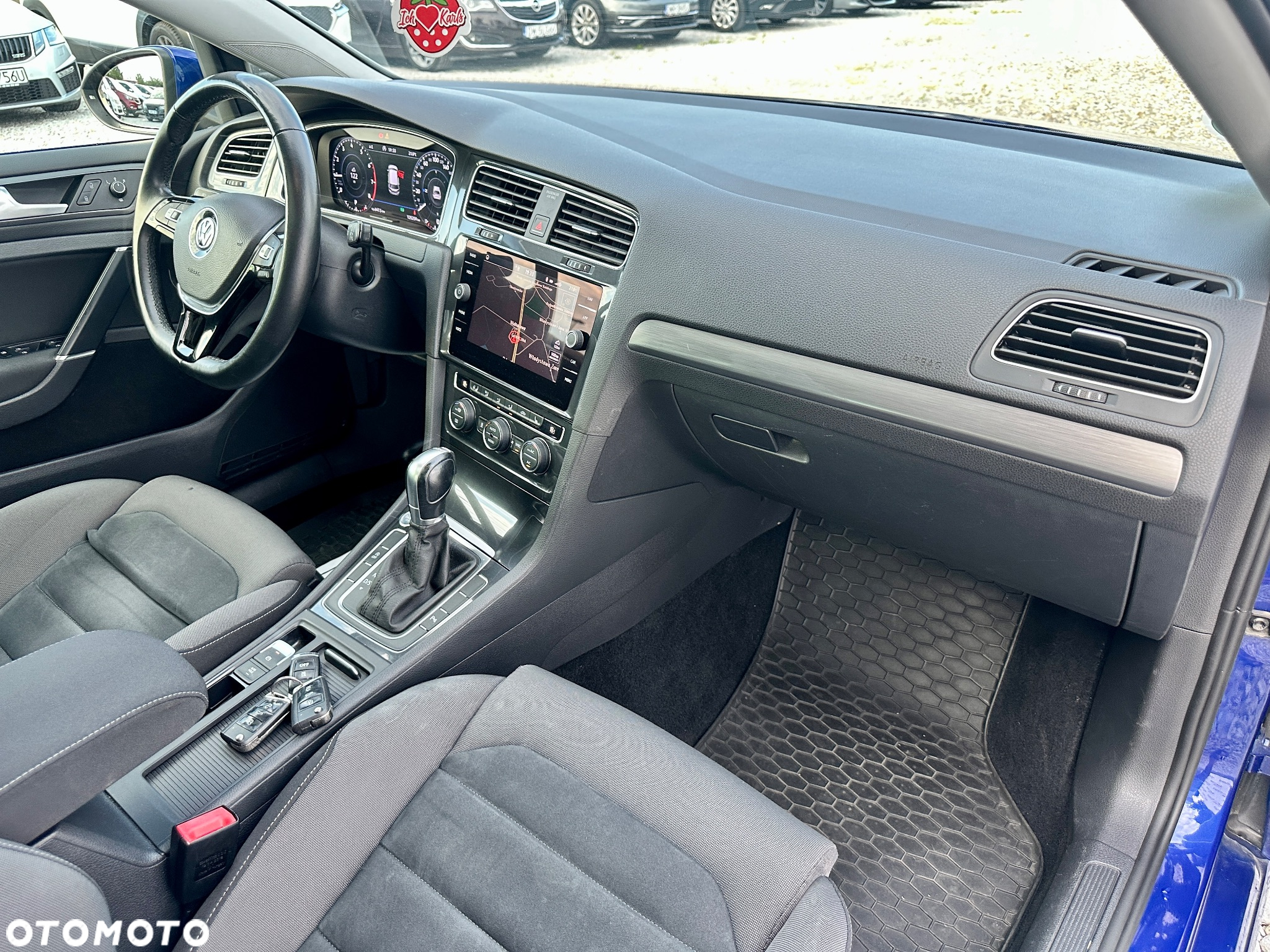 Volkswagen Golf - 38