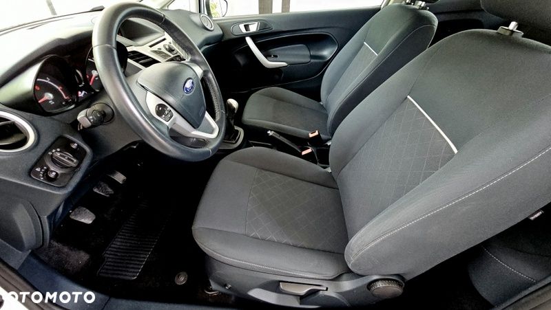 Ford Fiesta 1.25 Titanium - 24