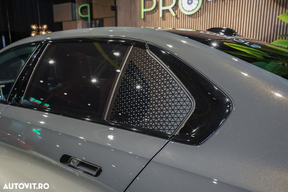 BMW Seria 7 740d xDrive MHEV - 17