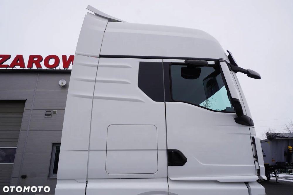 MAN TGX 18.510 E6 4x2 / Kab. sypialna / 2023 / 4 szt. - 12