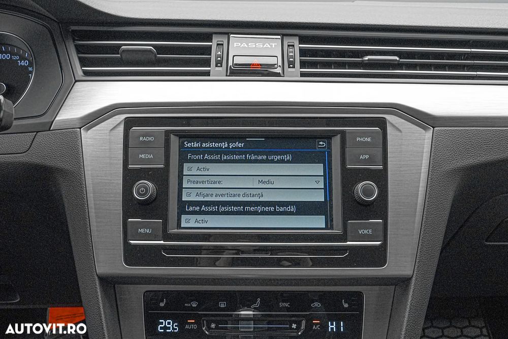 Volkswagen Passat 2.0 TDI DSG Trendline - 23