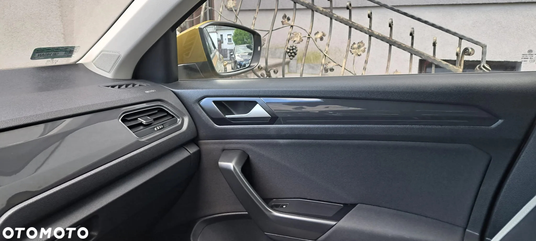 Volkswagen T-Roc 1.5 TSI ACT Premium - 7