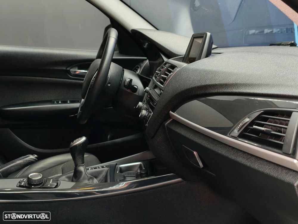 BMW 116 d EDynamics Line Urban - 21