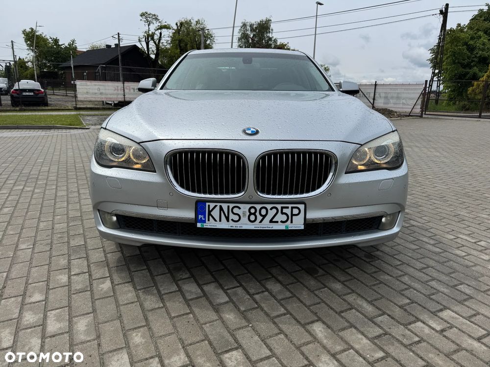 BMW Seria 7 750Li - 2