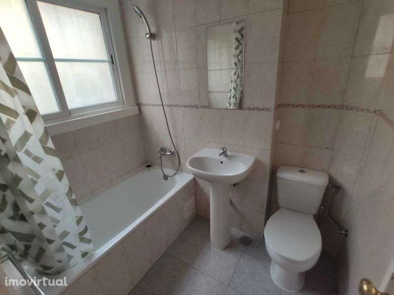 Alvalade T4 bem localizado - Grande imagem: 5/12