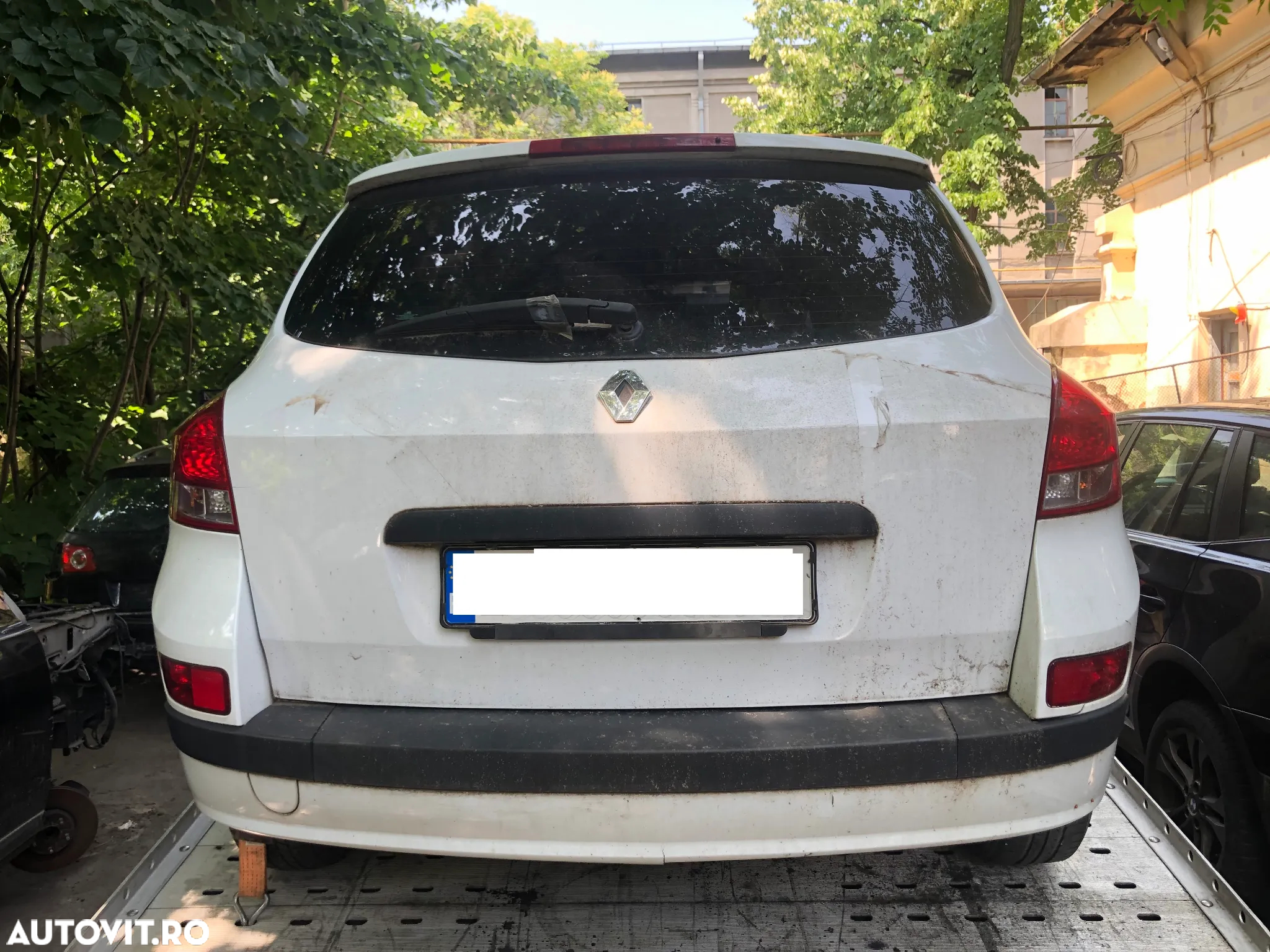 Dezmembrez Renault Clio 3 break facelift 2011 alb 1.5 dci Euro 5  K9K-67 - 5