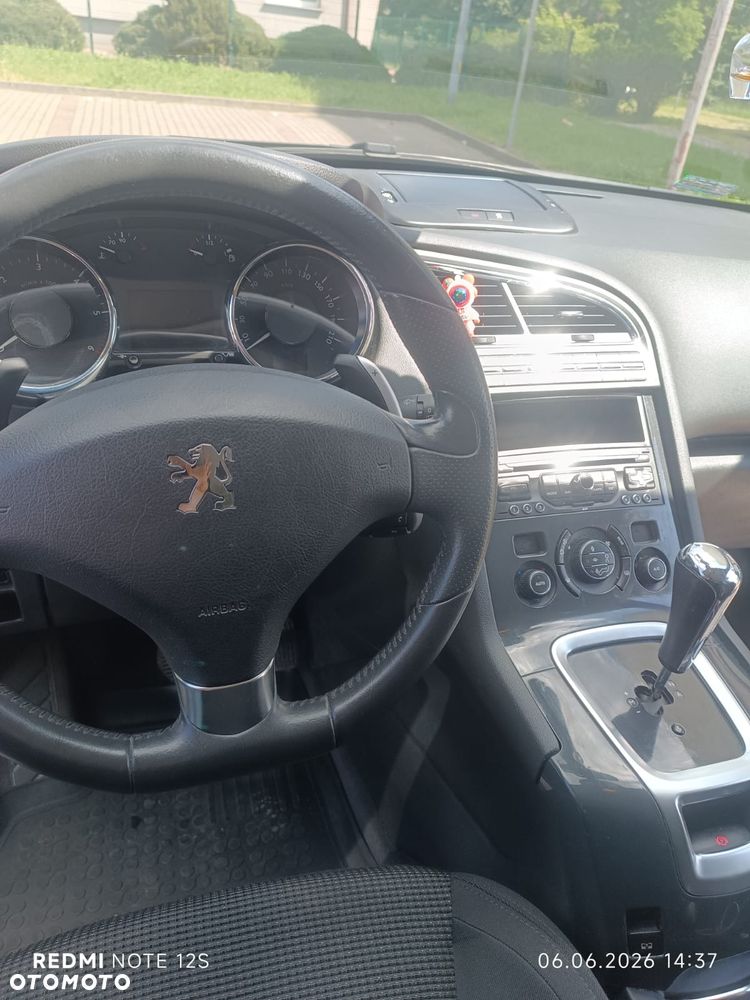 Peugeot 5008 - 8