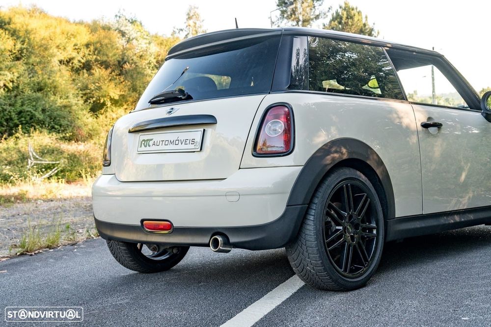 MINI 3 Portas Cooper D - 16