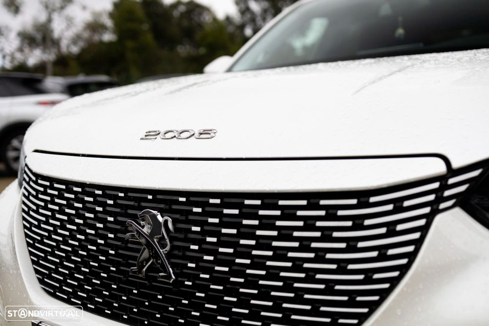 Peugeot e-2008 Allure - 17