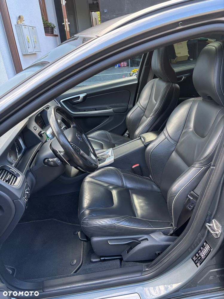 Volvo V60 D5 Geartronic RDesign - 6