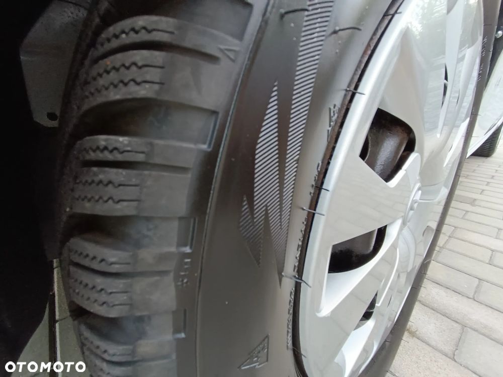 Toyota Yaris 1.0 Life EU6 - 28