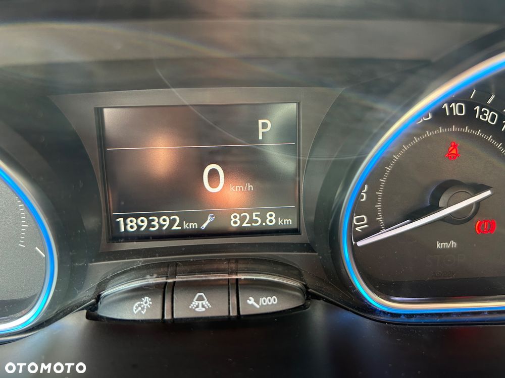 Peugeot 2008 1.6 VTi Active - 16
