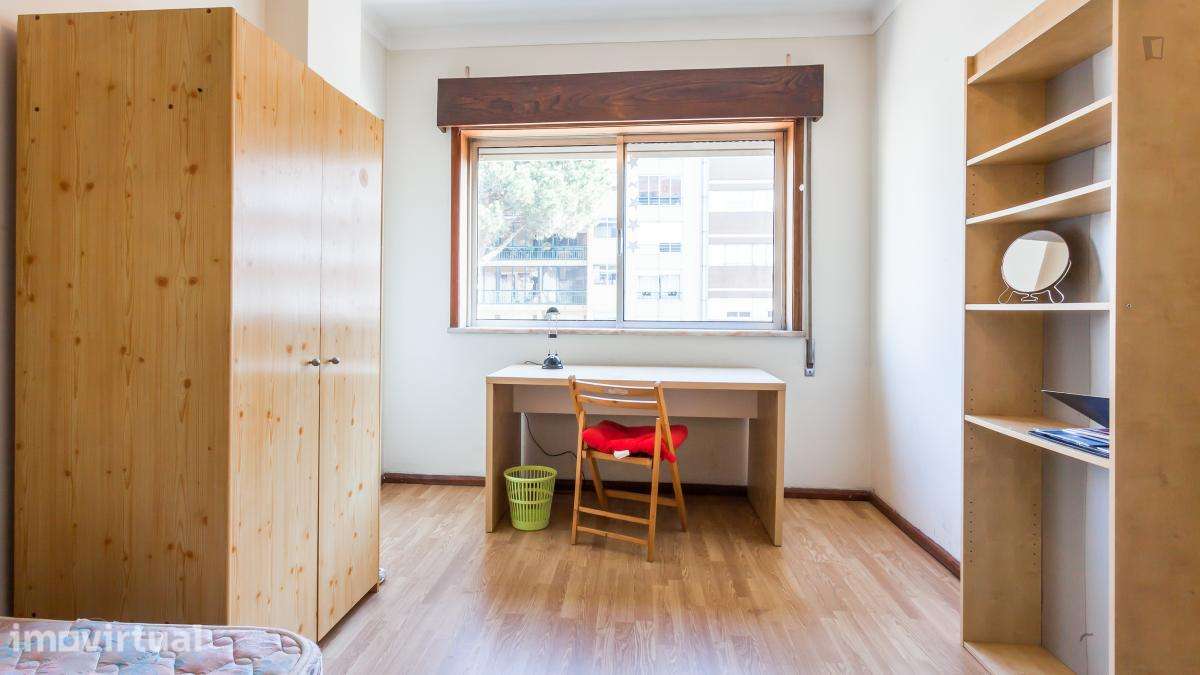 Quarto - localizado em Ramalde Porto - Grande imagem: 4/36