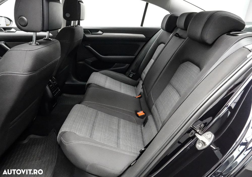 Volkswagen Passat 2.0 TDI DSG Comfortline - 15