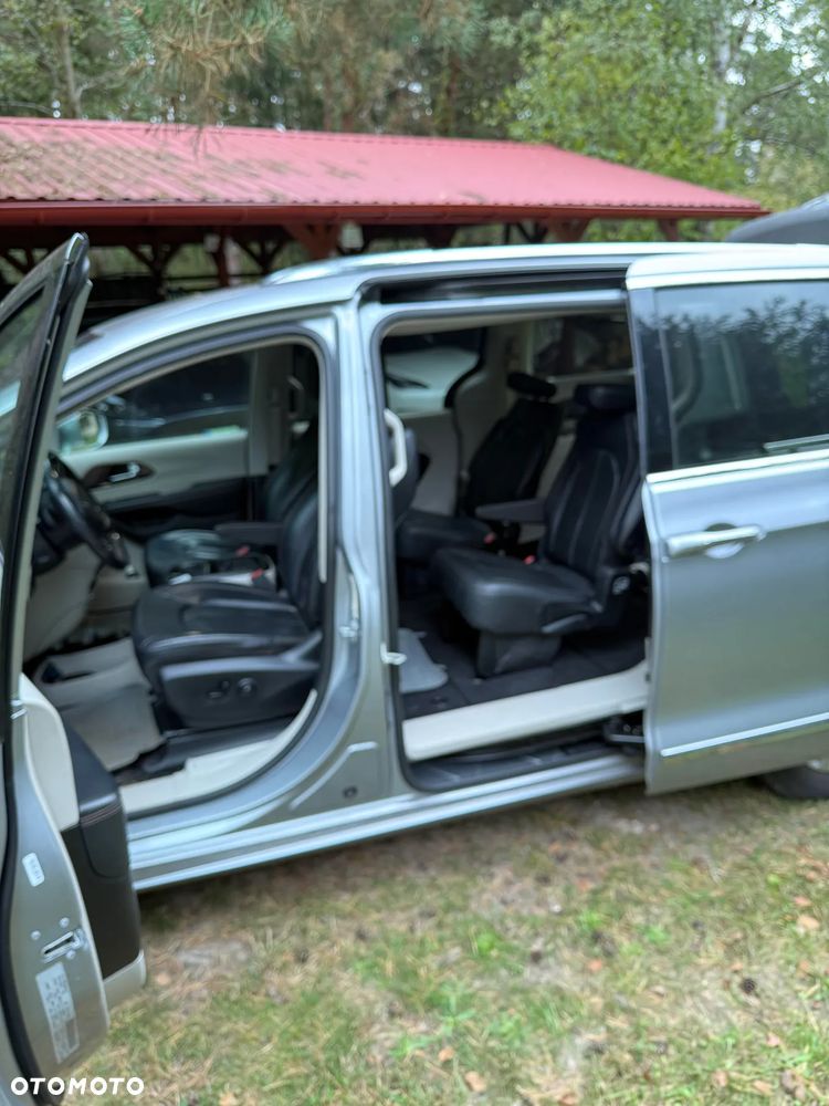 Chrysler Pacifica - 14