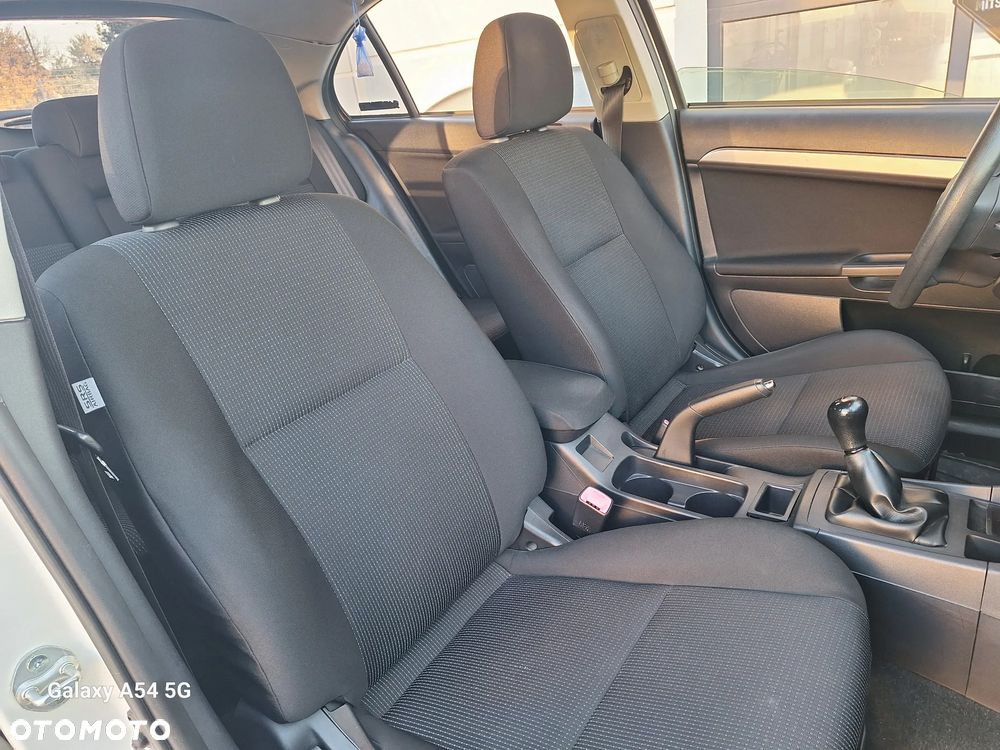 Mitsubishi Lancer 1.5 Inform - 28