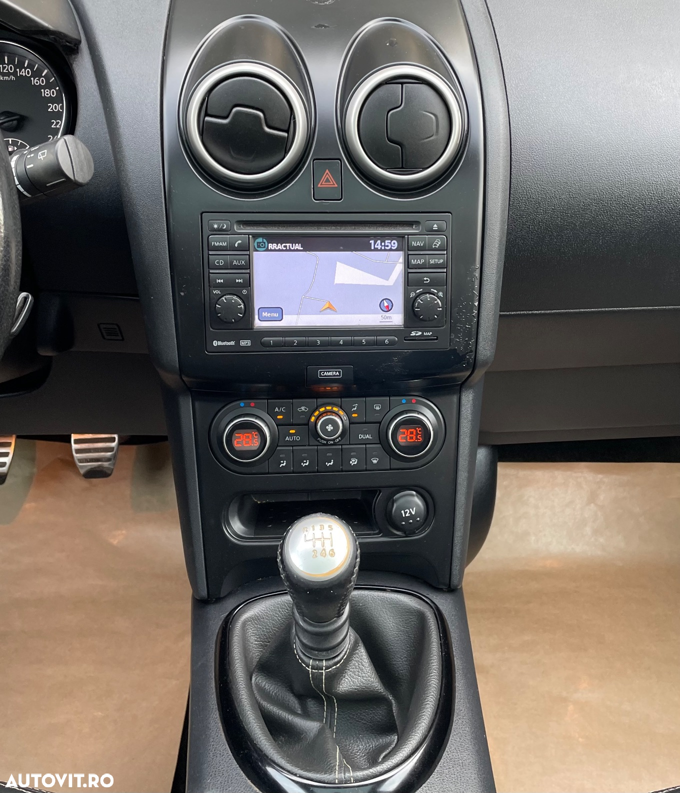 Nissan Qashqai 1.5 DCI Start/Stop Tekna - 12