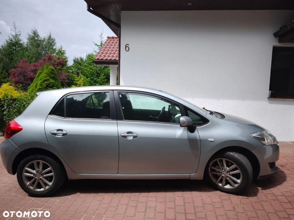 Toyota Auris 2.0 D-4D Luna - 2