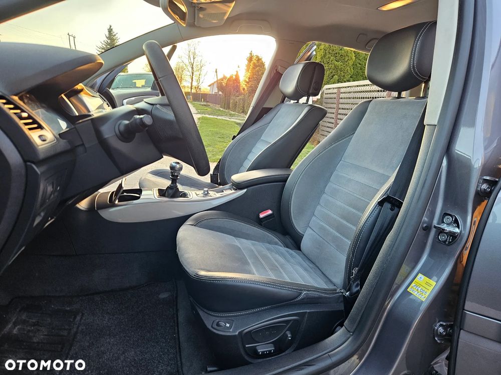 Renault Laguna 2.0 dCi Bose Edition ESM - 17
