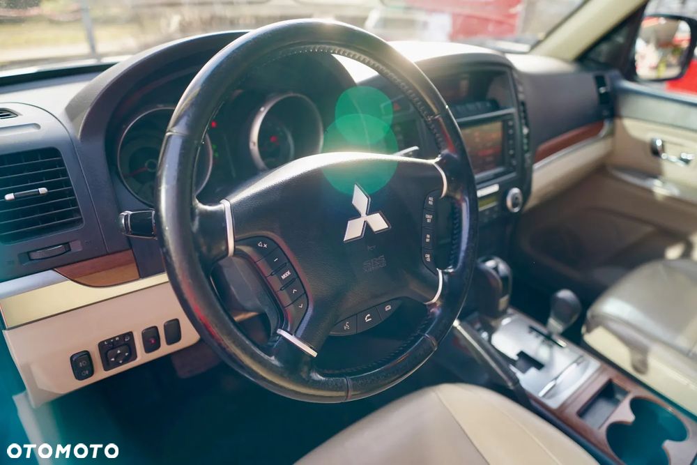 Mitsubishi Pajero 3.2 DID Instyle - 31