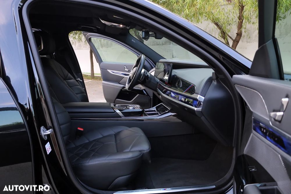BMW Seria 7 740d xDrive MHEV - 14