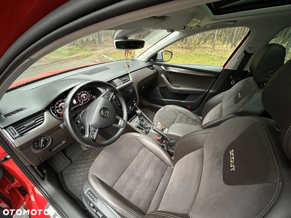 Skoda Octavia Scout 2.0 TDI 4x4 DSG - 10