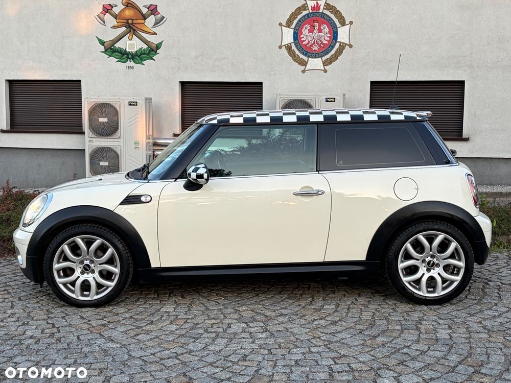 MINI Cooper 50 Mayfair - 2