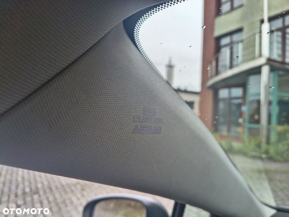 Toyota Avensis 1.6 Active - 28