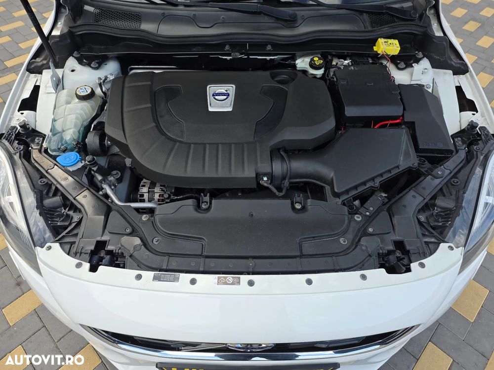 Volvo V40 D3 Summum - 18