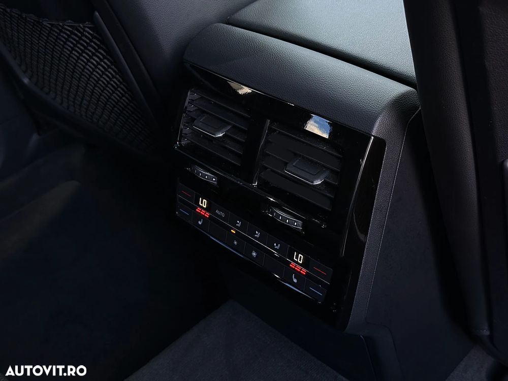 Volkswagen Touareg 3.0 V6 e-Hybrid 4Motion Aut. Elegance - 29
