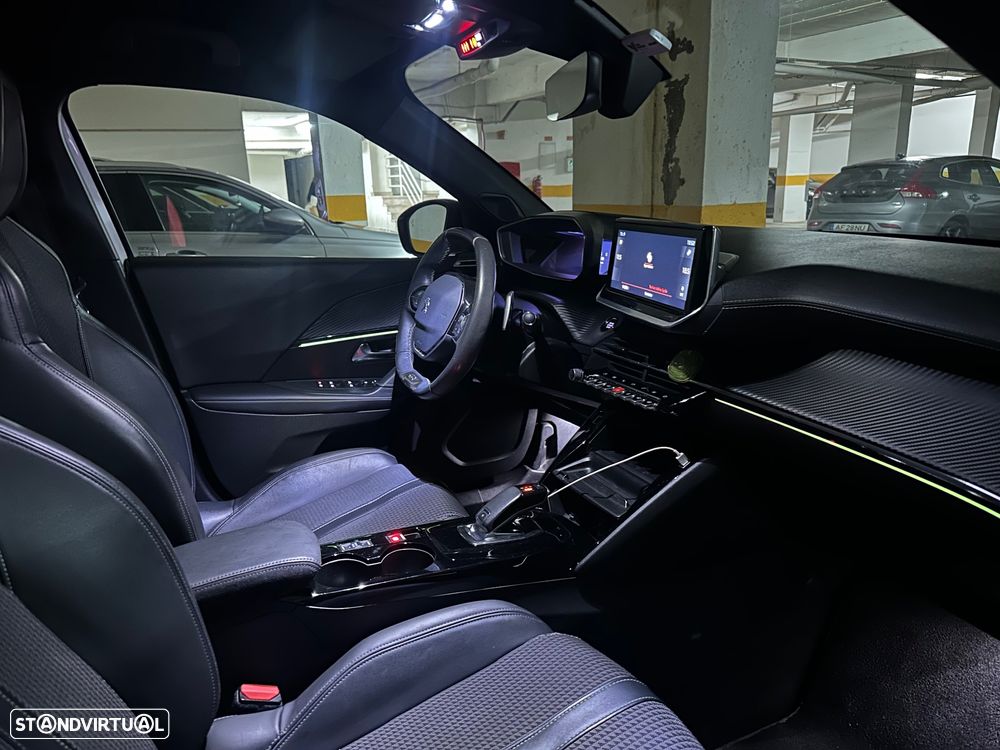 Peugeot 2008 1.2 PureTech GT Line EAT8 - 11
