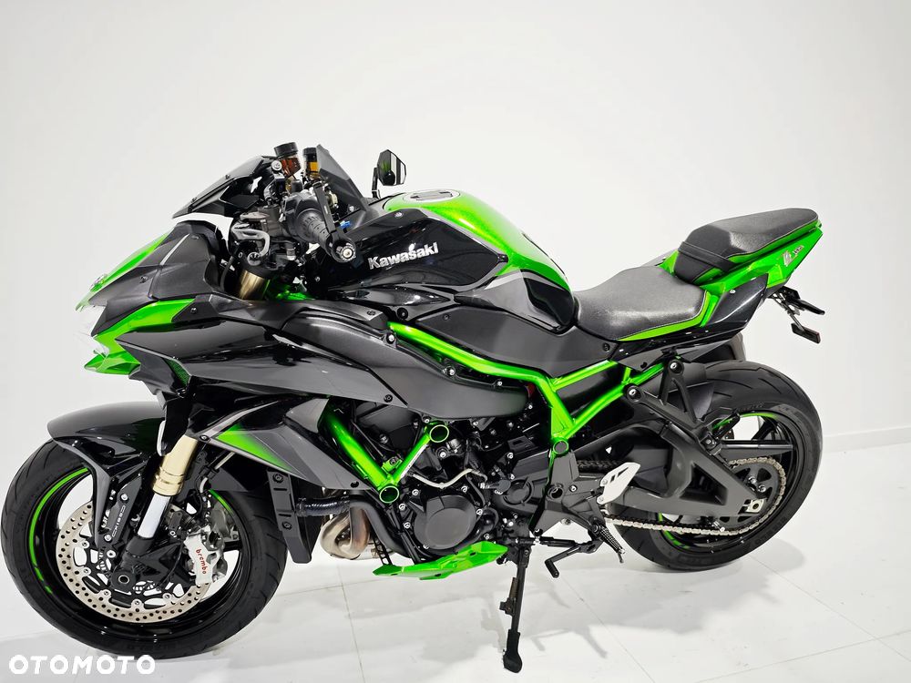 Kawasaki H2 - 22