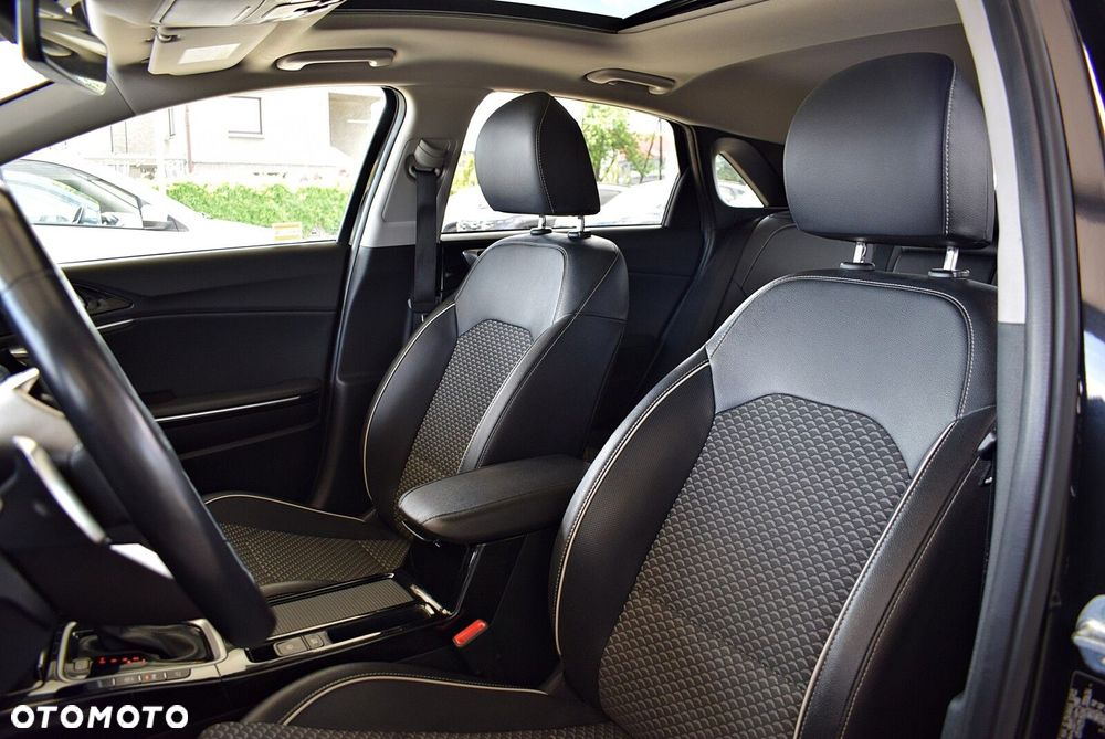 Kia Ceed - 11