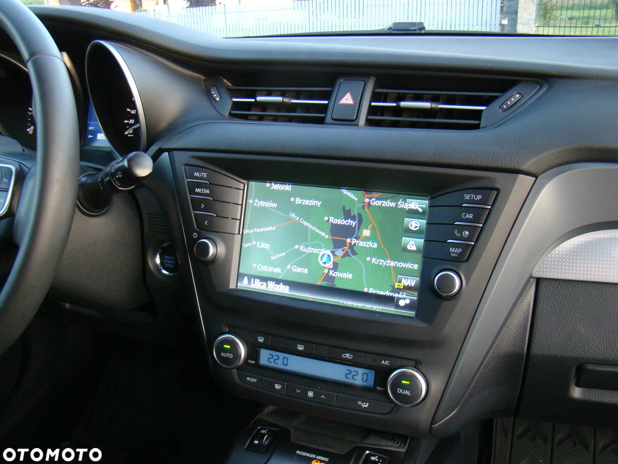 Toyota Avensis 2.0 D-4D Premium - 36