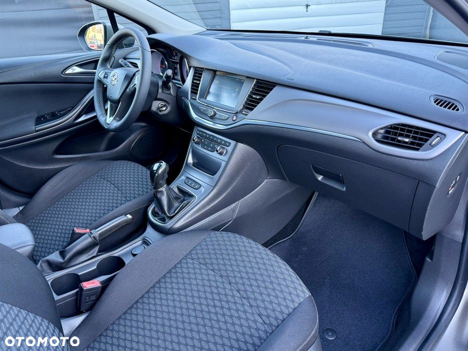 Opel Astra 1.4 Turbo Innovation - 26