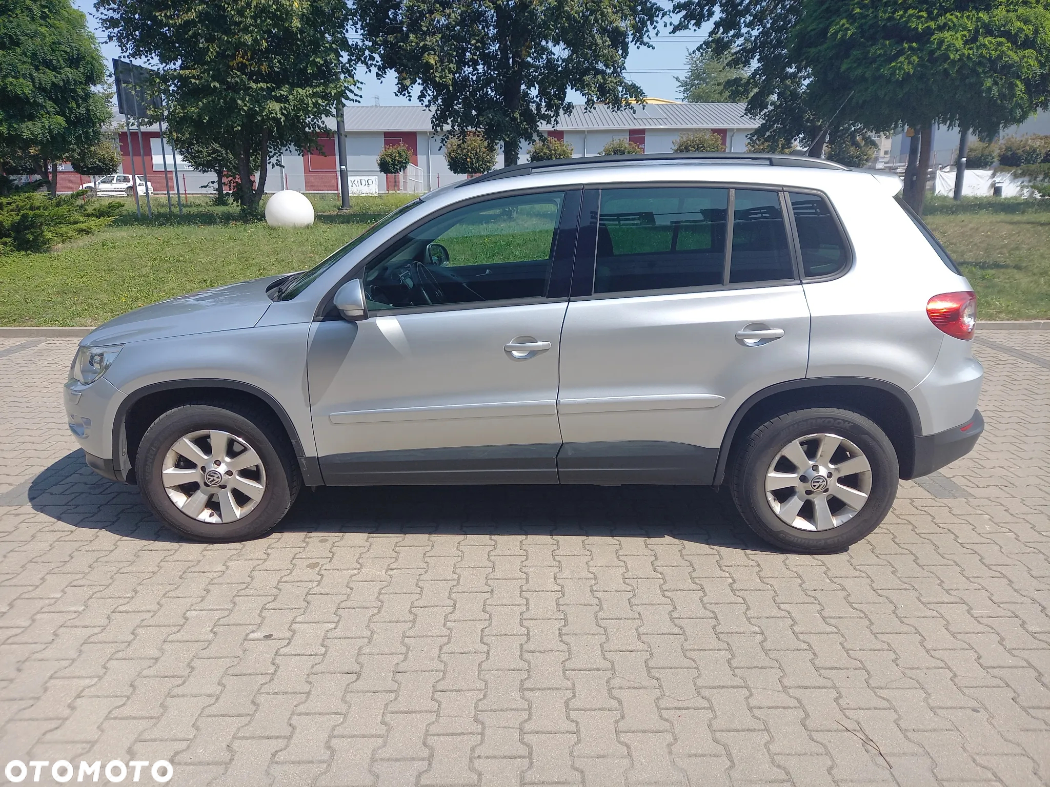 Volkswagen Tiguan - 2