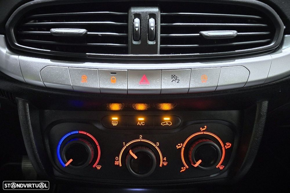 Fiat Tipo Station Wagon 1.3 M-Jet Street - 29